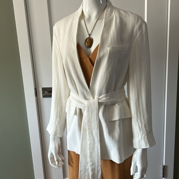 Zara Woman Textured White Blazer Jacket - Picture 8 of 17